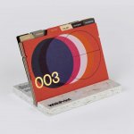 With Print desk calendar design