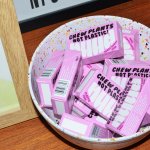 Protest-inspired identity for plastic-free chewing gum Nuud